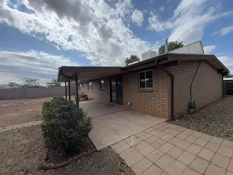 3733 Sparrow Dr — Photo 28