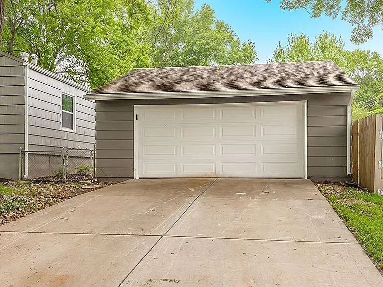 6943 Outlook St — Photo 4