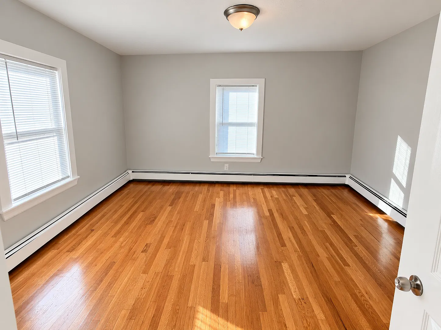 3 bed, 900 sqft, $2,500 — Photo 3