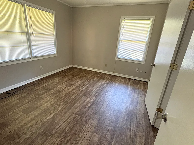 137 1st Ave — Photo 5