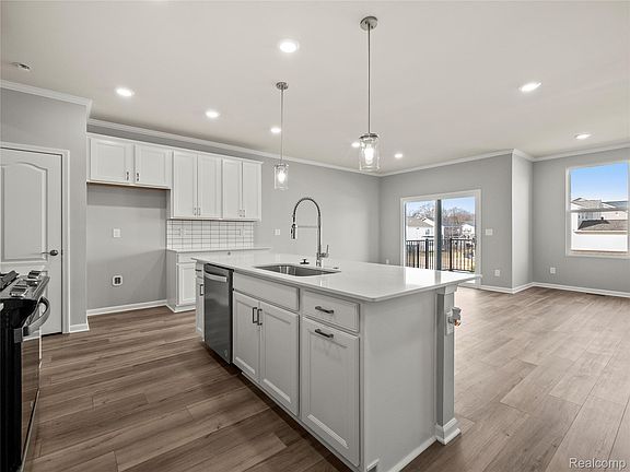 7th image of this home