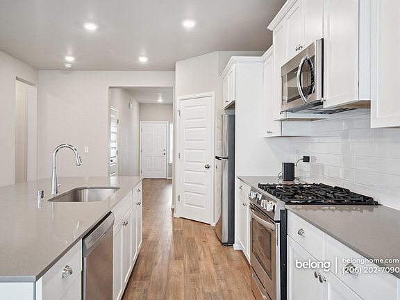 5th image of 3845 80th Ave NE