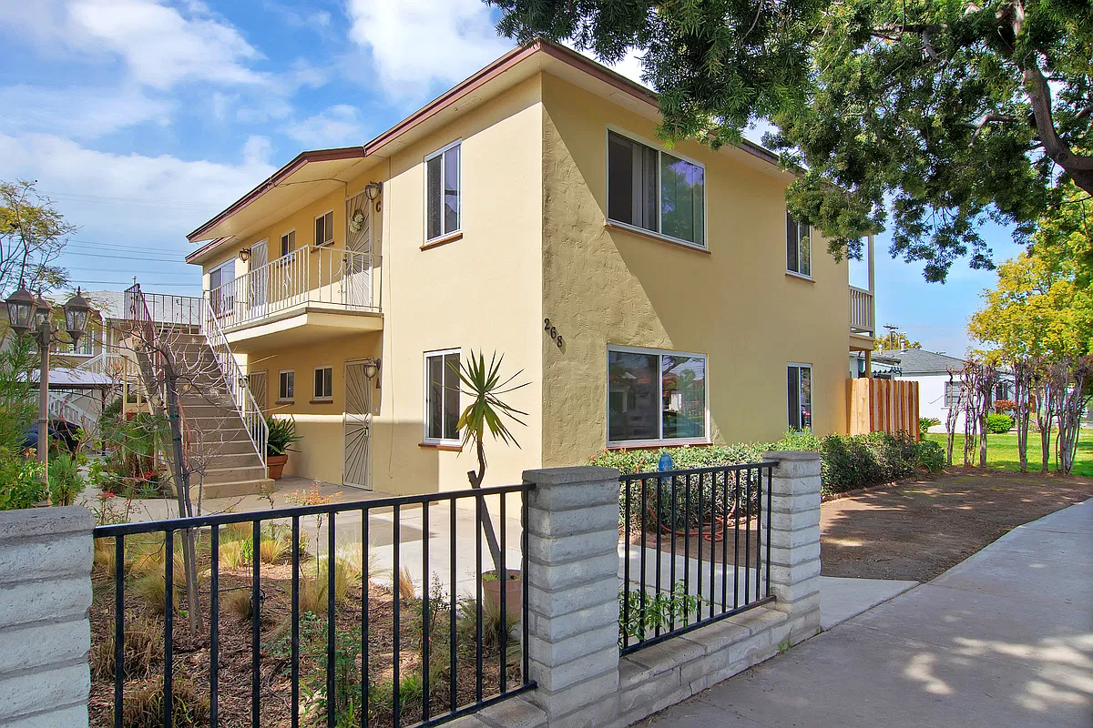 1 bed, $1,995 — Photo 1