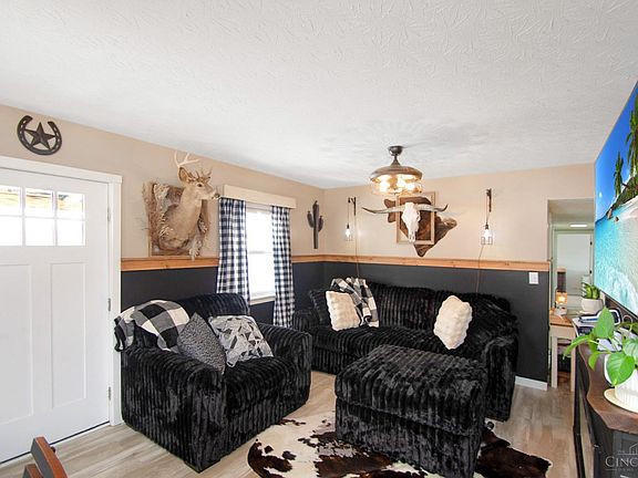 3rd image of 42 Barrett Mill Rd