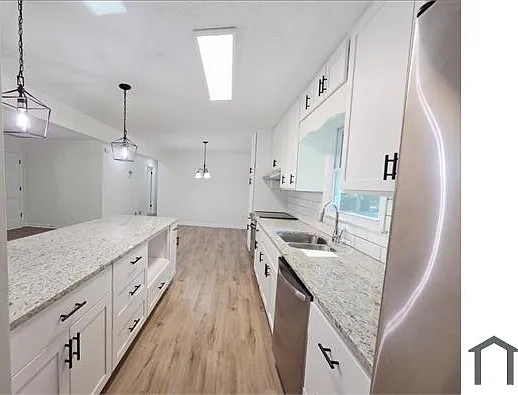 110 Amanda Ct — Photo 4