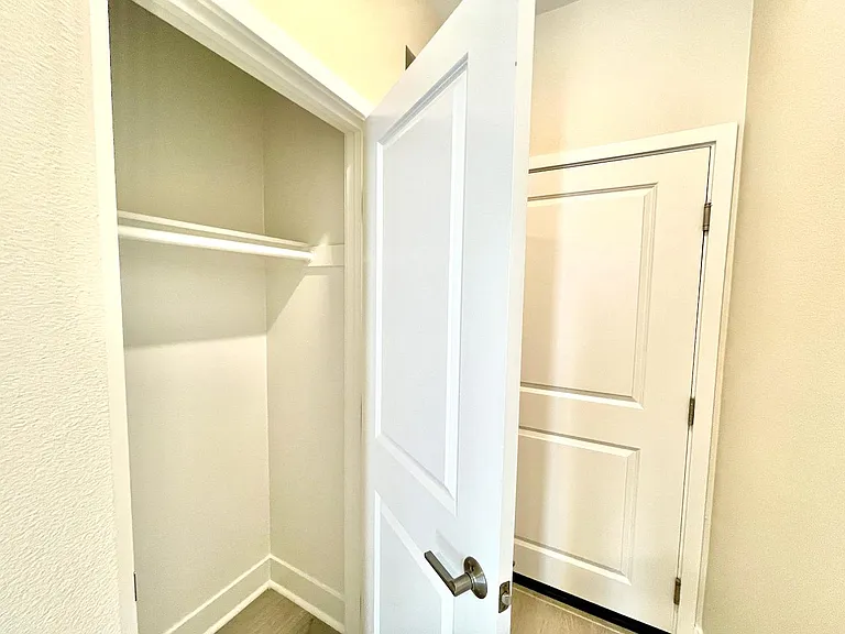 1692 Enterprise Dr — Photo 12