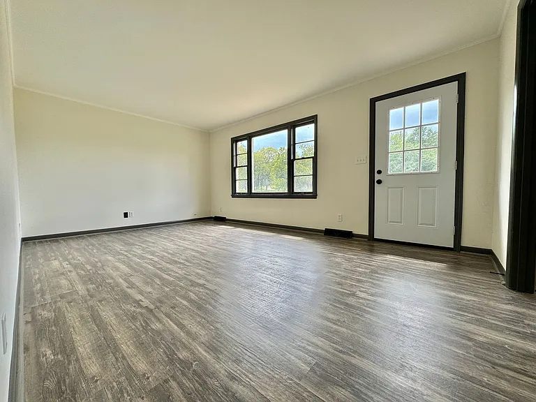 2256 S Berrys Chapel Rd — Photo 3
