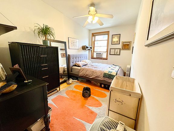 3rd image of 330 W 76th St APT 4a