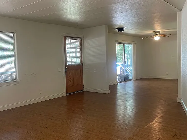 7083 Shasta Forest Dr — Photo 4