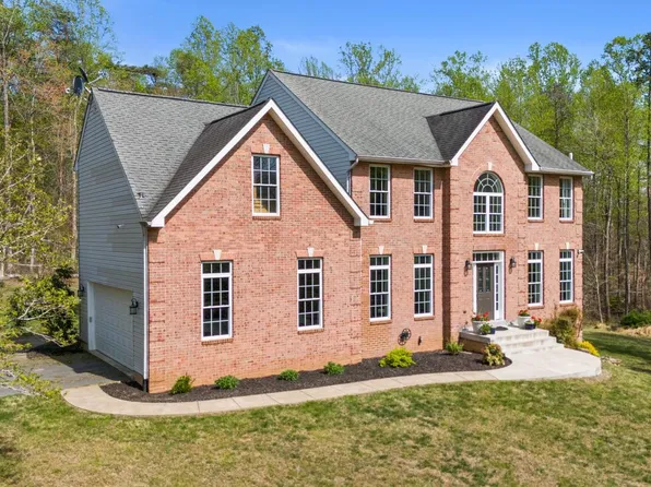 10448 Wheatley School Rd, Marshall, VA 20115