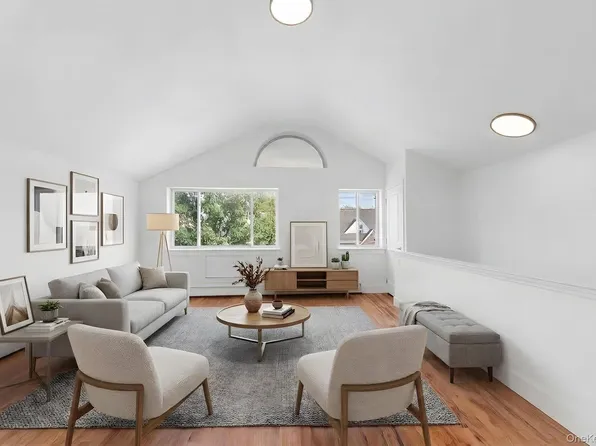 83-32 159 Street, Jamaica Hills, NY 11432