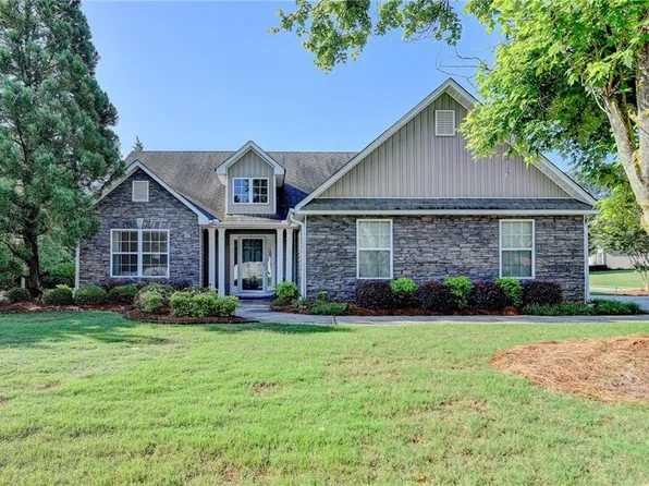59 Briarcrest Dr, Jefferson, GA 30549