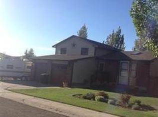 1105 Alaska Dr, Green River, WY 82935