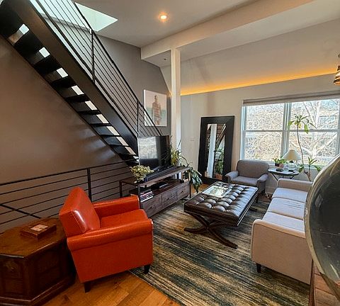 3rd image of 1221 Oates St NE