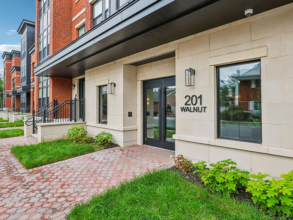 201 WALNUT