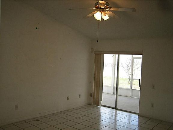 3rd image of 1824 Salisbury Ct