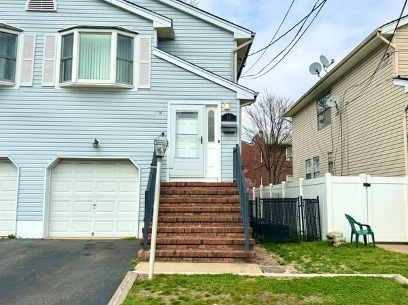 10 Holmes St, Carteret, NJ 07008