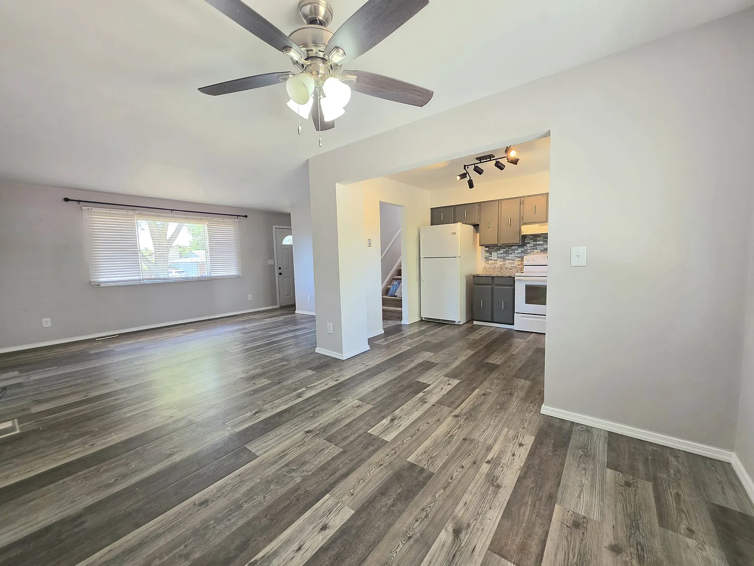 4 bed, 1553 sqft, $2,100 — Photo 2