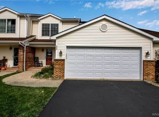 32 Hastings Dr, Orchard Park, NY 14127