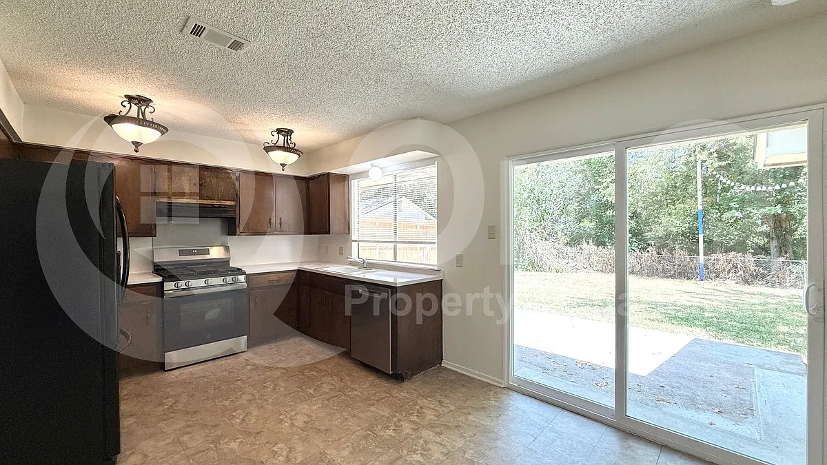 Studio, 2.0 bath, 1385 sqft, $2,099 — Photo 4