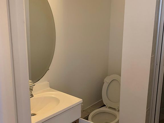 2nd image of 4845 Elmwood Ave APT C
