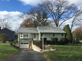 1 Beechwood Rd, West Caldwell, NJ 07006