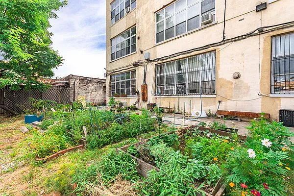 Rented by Simply Brooklyn Realty Inc | media 11