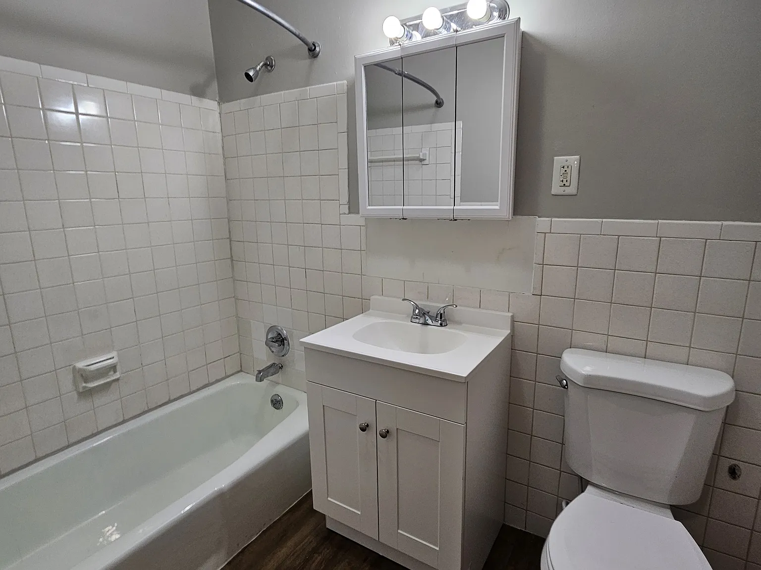 1 bed, $1,300 — Photo 3