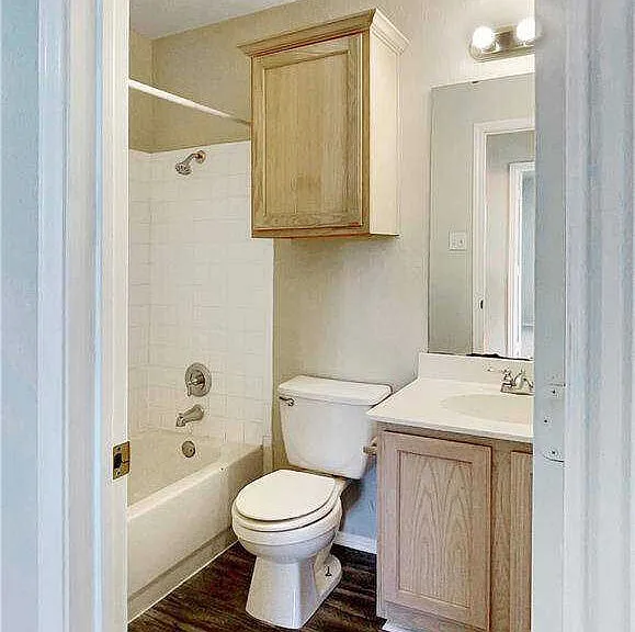 Hall bath #2