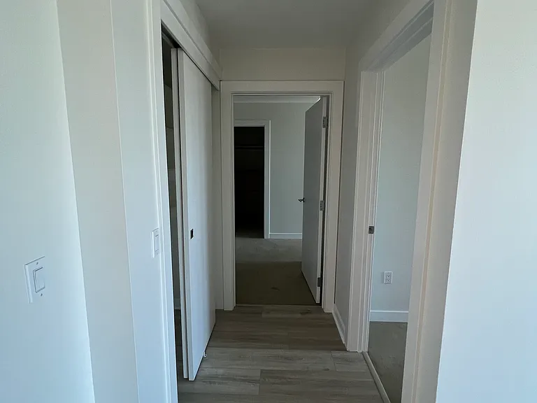 Hallway to bedrooms