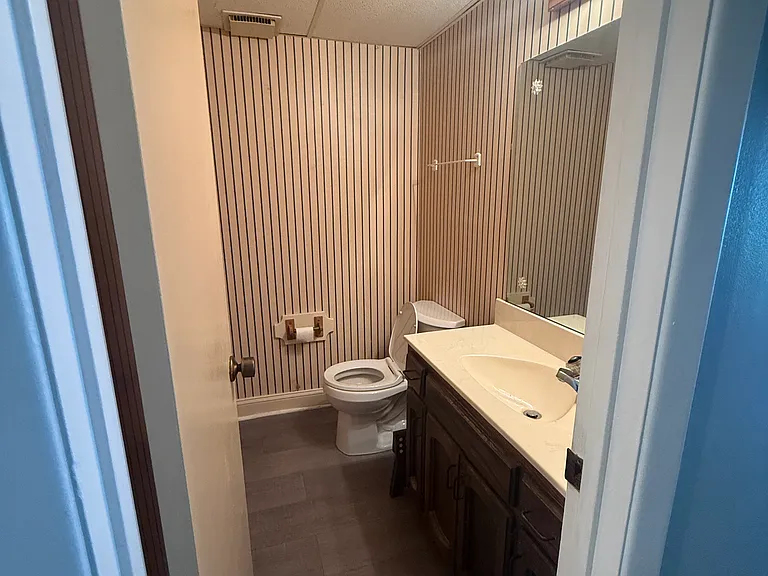 403 Keeble St #403 — Photo 13