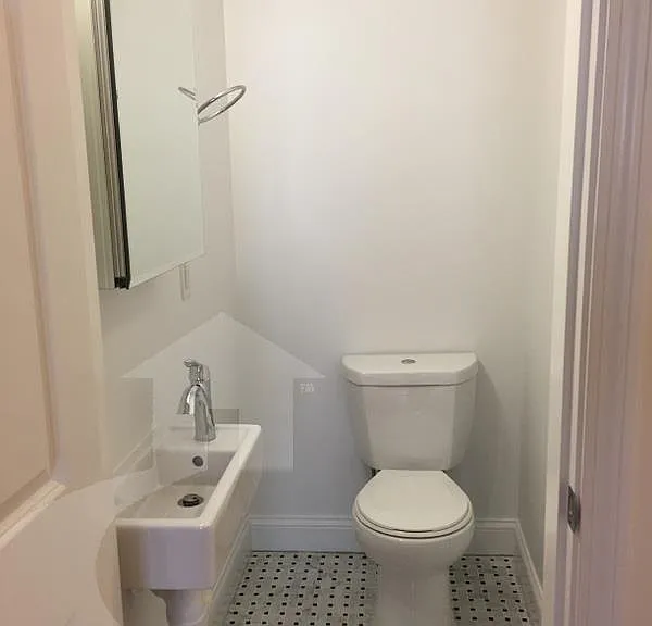 65 Langdon St #5 — Photo 10