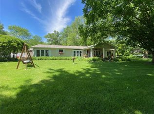 17 Sunset Dr, Oakwood, IL