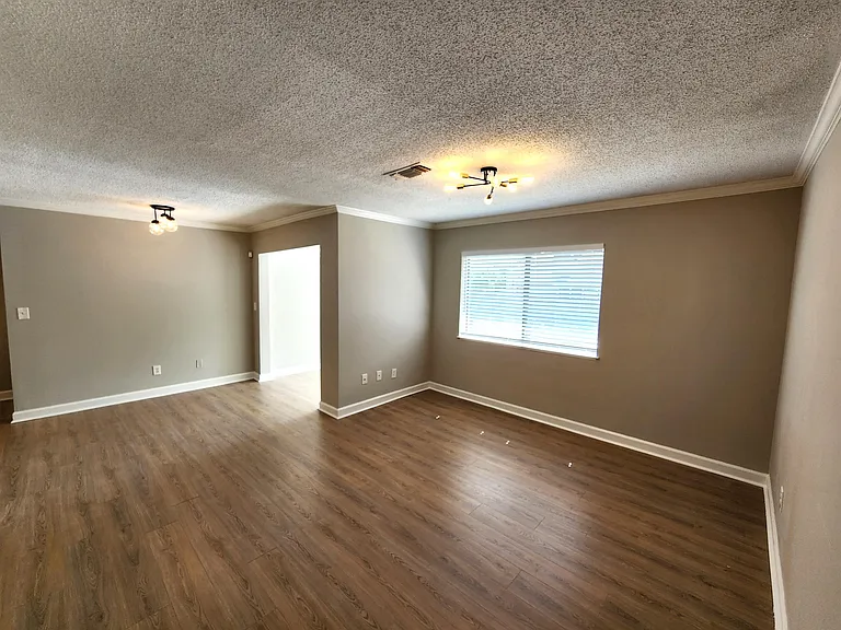 1406 Wingate Way #1 — Photo 1