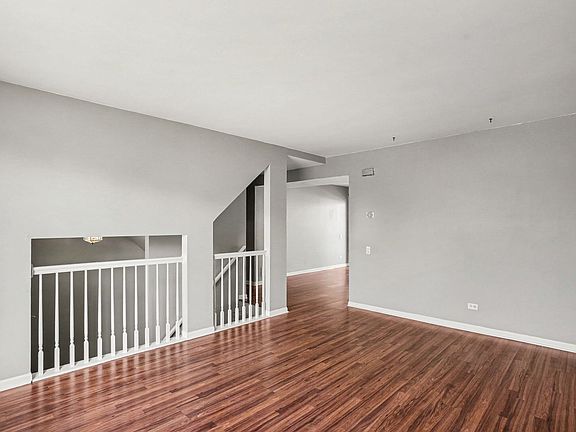 5th image of 1870 Middlebury Dr