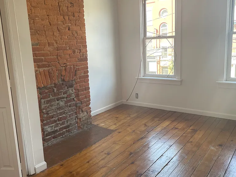 4520 Liberty Ave — Photo 4
