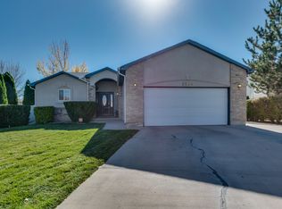 5144 Manor Ridge Dr, Pueblo, CO 81005
