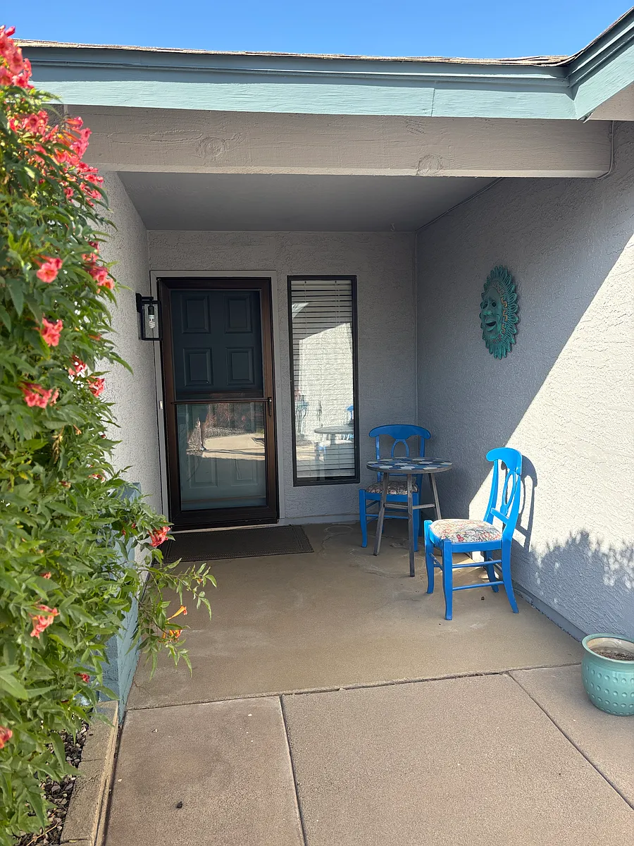 Front door porch and seating - 526 S 76th Pl