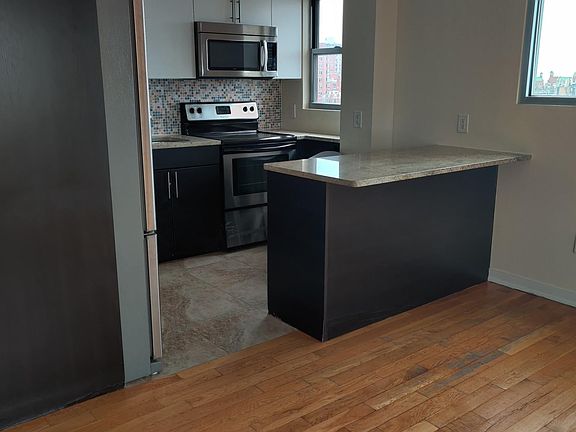 2nd image of 3047 Brighton 6 St Penthouse A