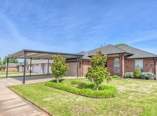 901 SE 36th St, Moore, OK 73160