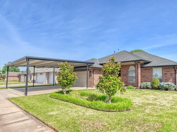 901 SE 36th St, Moore, OK 73160