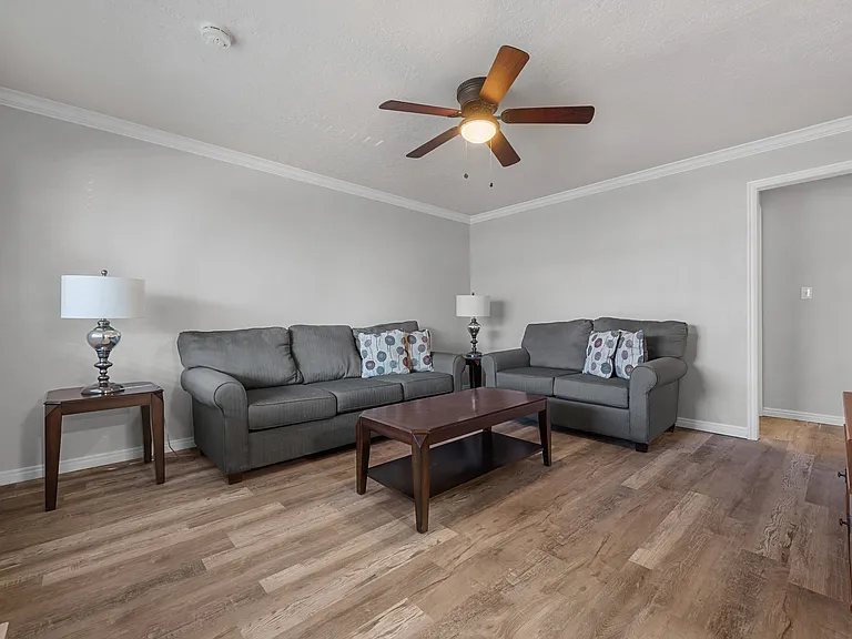 865 N 500 W #9 — Photo 2