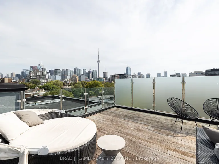 16 Egerton Ln N — Photo 15