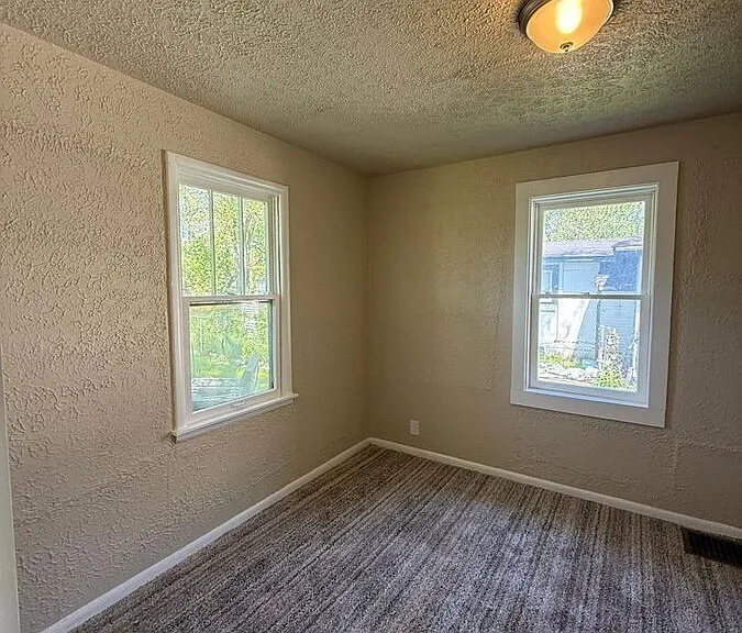 2864 Forest Manor Ave — Photo 21