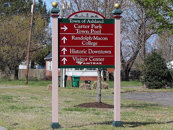 Carter Pk Pool minutes away