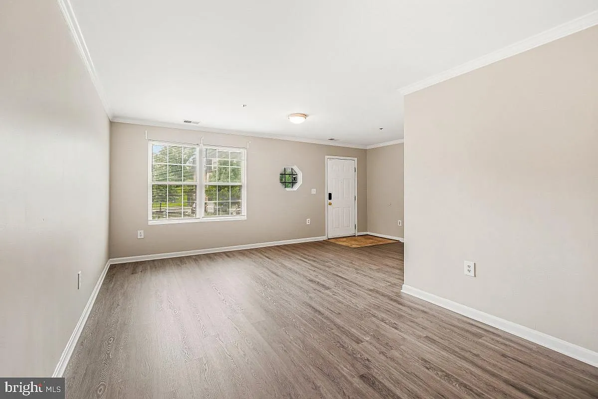 5816 N Holly Springs Dr — Photo 4
