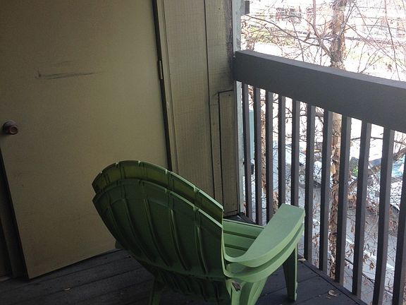 4th image of 401 Woodland Ave APT 21