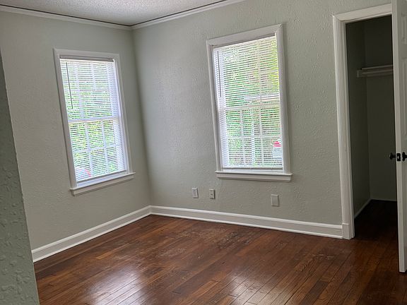 4th image of 1543 Jackson Ave