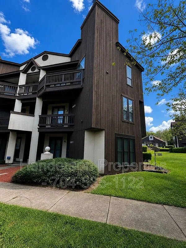 2 bed, 2.0 bath, 880 sqft, $1,550 — Photo 1
