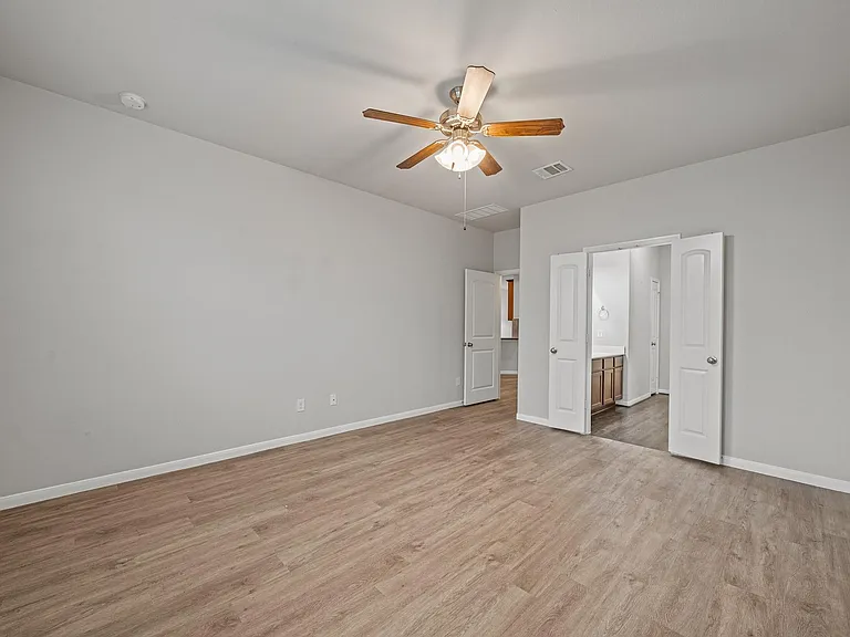 13826 Andover Park Dr — Photo 19